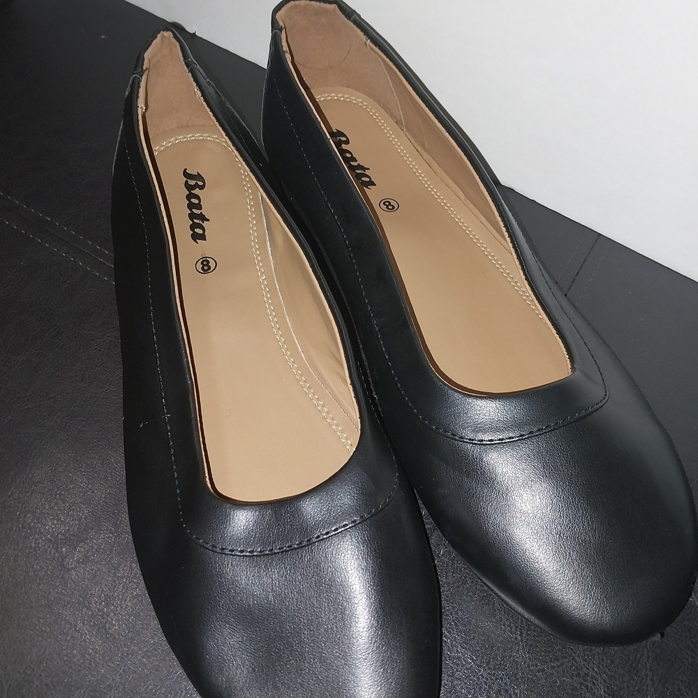 Bata Women's‎ Classic Black Loafers Size 10-US - Picture 6 of 16